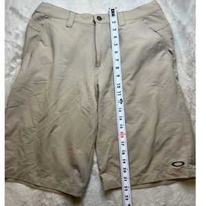 Oakley Golf Shorts Mens 32 Tan Excellent Flat Front Stretch RN 96548